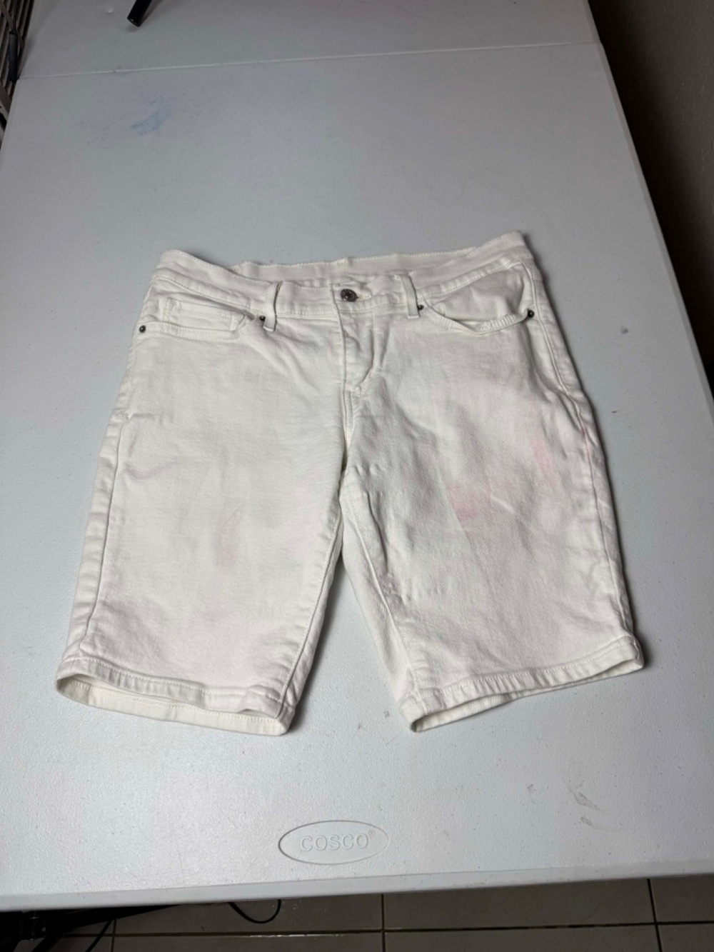 Levi's Women's White Jean
Shorts size 28